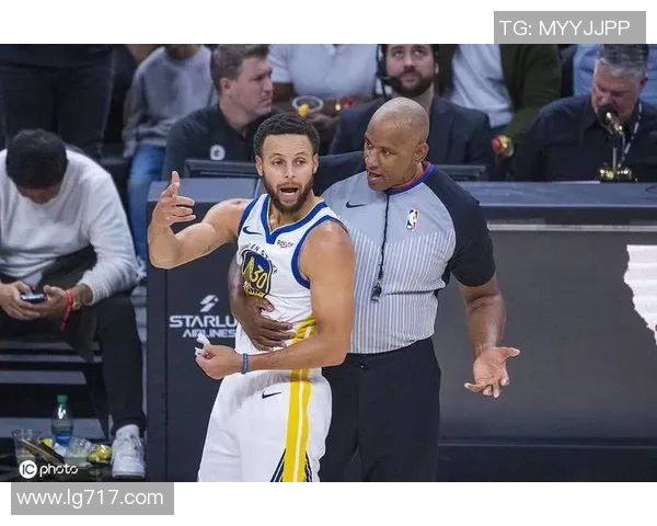 1516赛季勇士与快船的激烈对决回顾与精彩瞬间分析