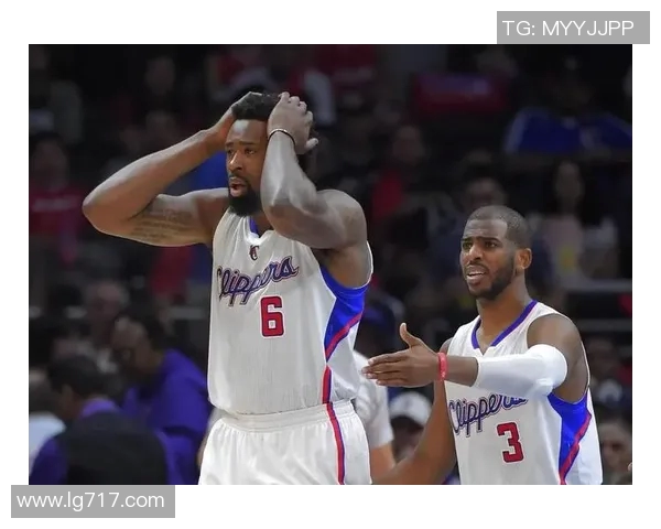 2000年湖人与快船的激烈对决回顾及其对洛杉矶篮球历史的影响分析