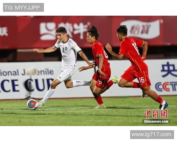 中国足球迎战乌兹别克斯坦全力争胜期待精彩对决与激情瞬间