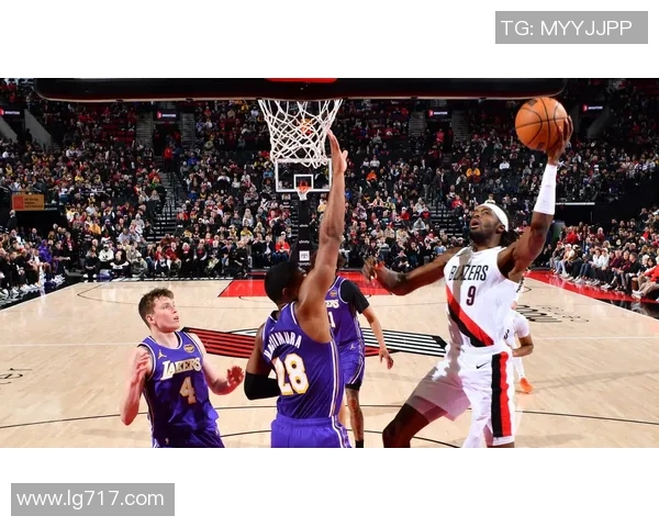 艾顿与字母哥的巅峰对决谁能在赛场上笑到最后