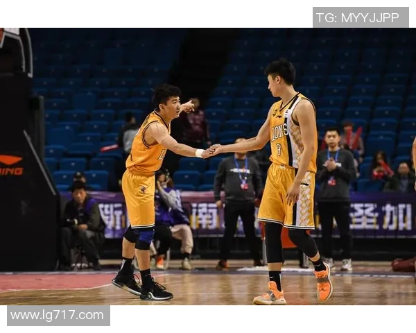 南京篮球队进攻策略分析与得失总结探讨