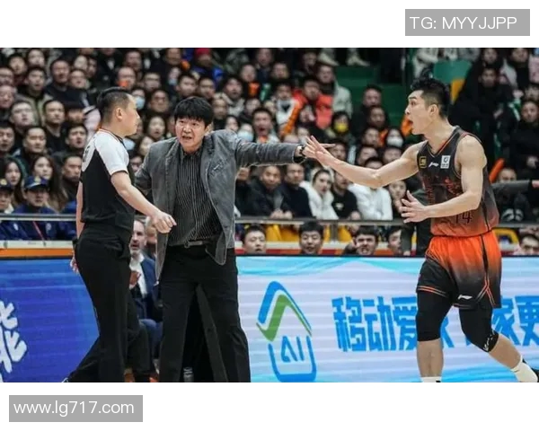 夏季联赛精彩对决勇士与掘金的巅峰之战引发球迷热议 夏季联赛精彩对决勇士与掘金的巅峰之战引发球迷热议